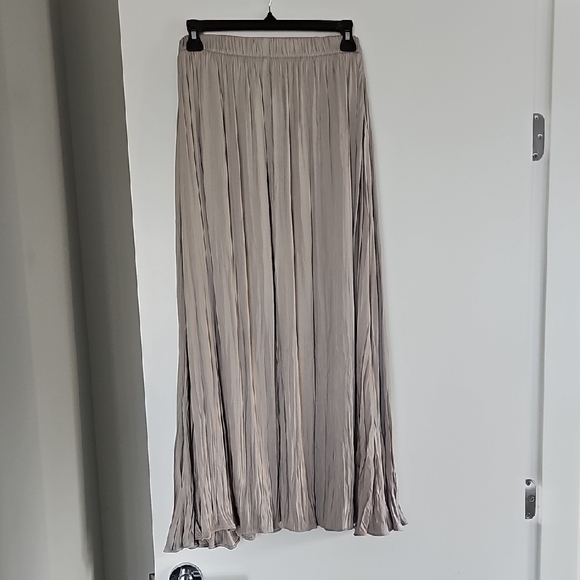 Zara Dresses & Skirts - Zara Cream Pleated Maxi Skirt